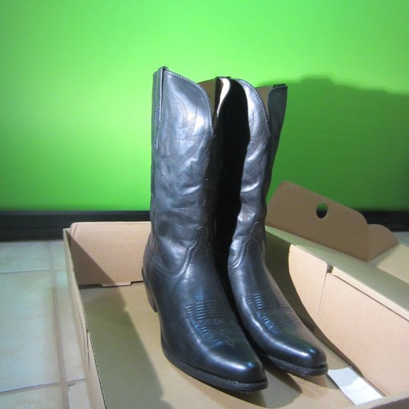 boots - Picture 10 of 12